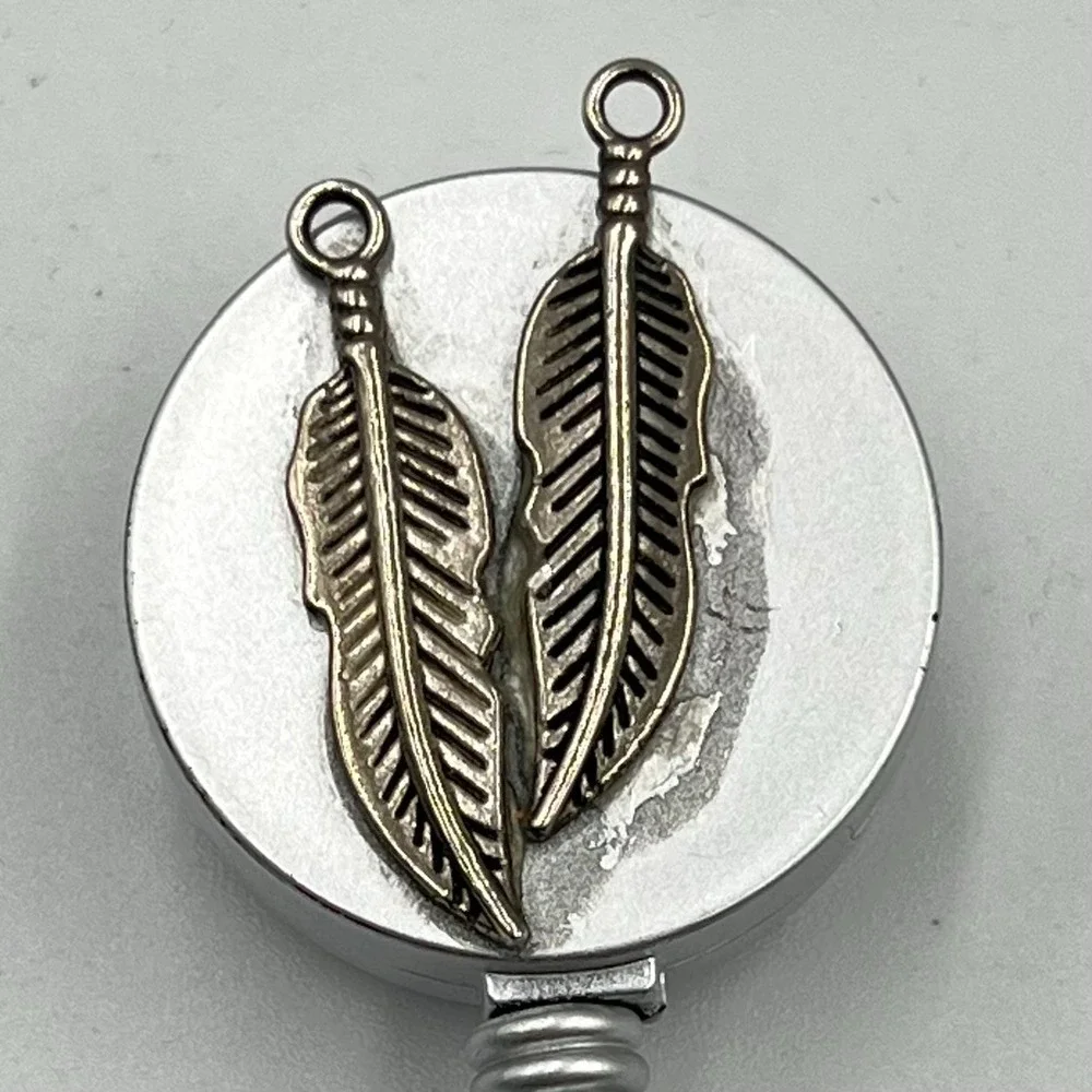 Vintage Western Boho Double Feather Retractable Badge Reel Silver Tone ID Holder